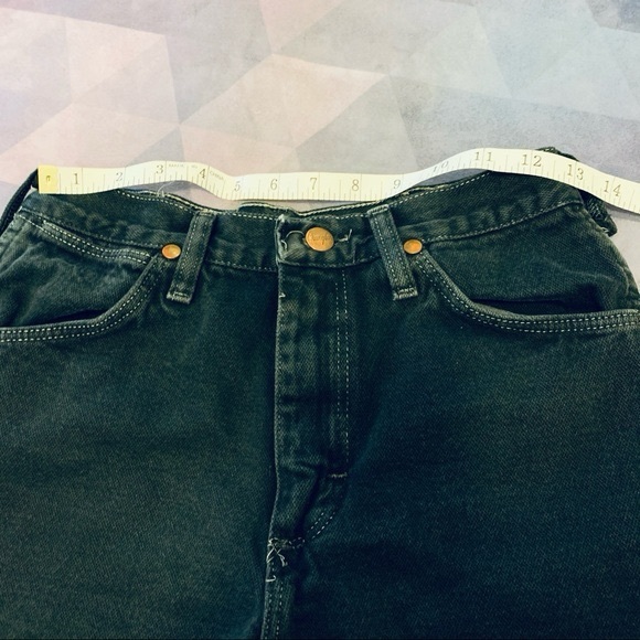 ARITZIA WRANGLER HIGH WAISTED JEAN SHORTS - Picture 2 of 9